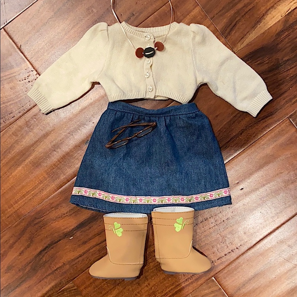 Super cute American Girl Doll set.